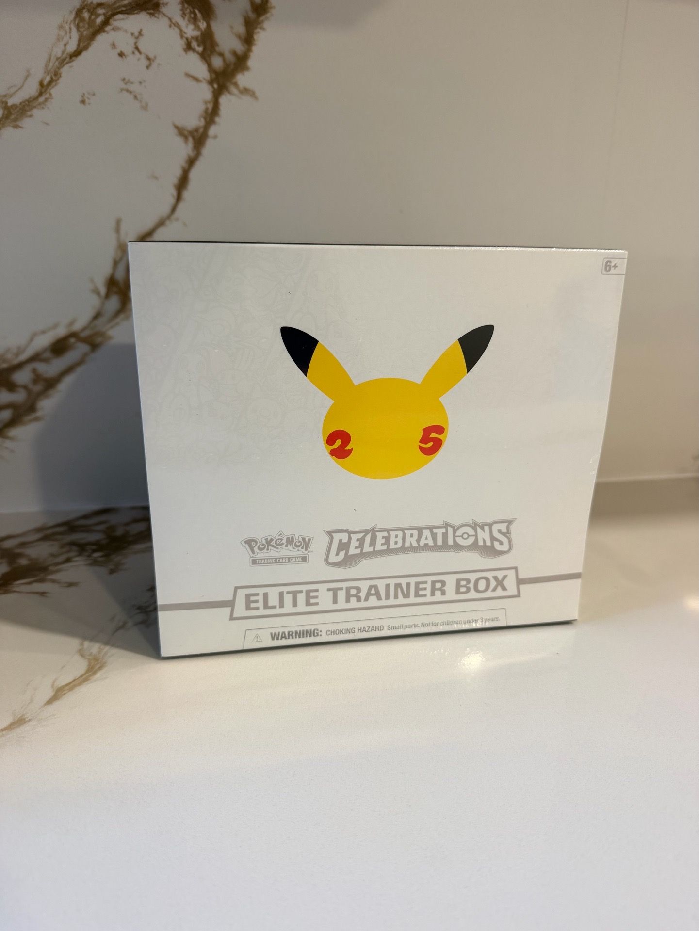 Pokemon 25th Anniversary Celebrations Elite Trainer Box ETB