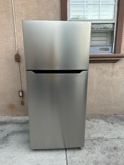 3 MONTHS WARRANTY 30x30x66 INSIGNIA FRIDGE SILVER 18cuft
