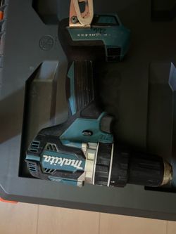 Makita 18V hammer drill