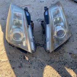 09 Caddii Cts Headlamps