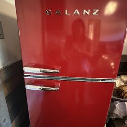 Galanz Refrigerator 10 Cubic Feet