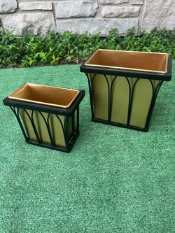 Two planters