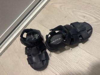 Nautica blue fisherman-style sandal for children,