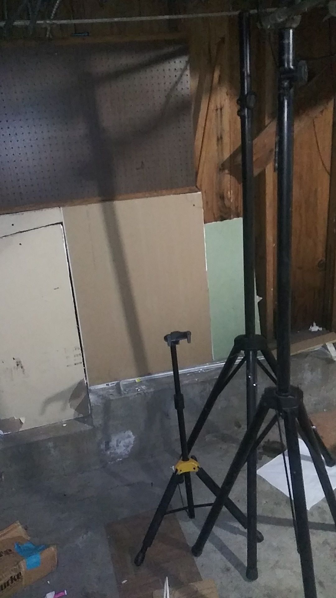 3 speakers stands or for lamps $50