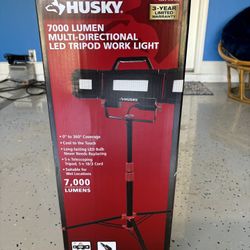 Husky 7000 Lumen Work Light Brand New 