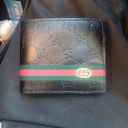 Gucci wallet 