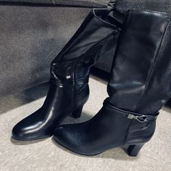 Black Small Heel Boots (Size 8)