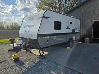 2022 Jayco Jayco JayFlight STX 195RB - lightly
used excellent condition,
sleeps 3
