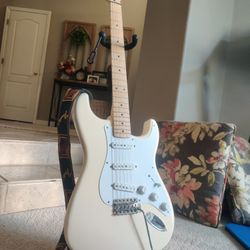 2019 Fender Stratocaster (Olympic White Jimmy Vaughan)