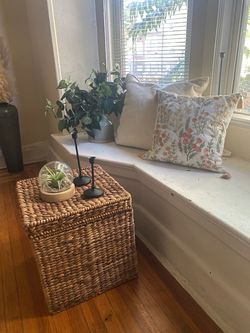 Woven Storage Trunk / Accent Table / Ottoman with Lid
