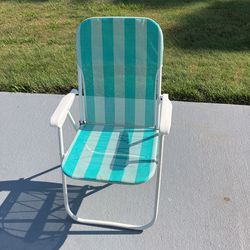 FOLDING BEACH 🏝️ CHAIR Like 👍 New In Great Shape