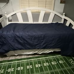 Day Bed With Trundle 