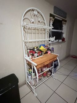 Bakers rack - iron