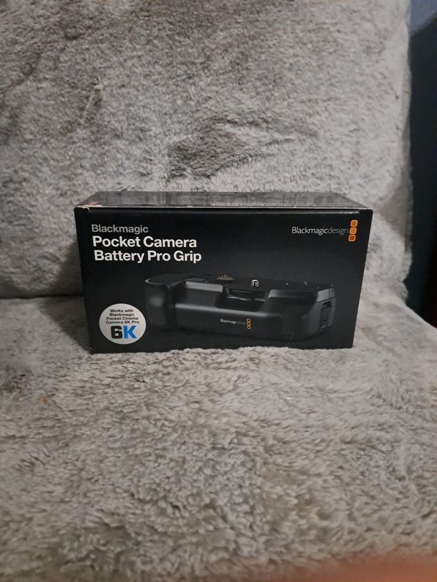 Blackmagic Pocket Camera Battery Pro Grip