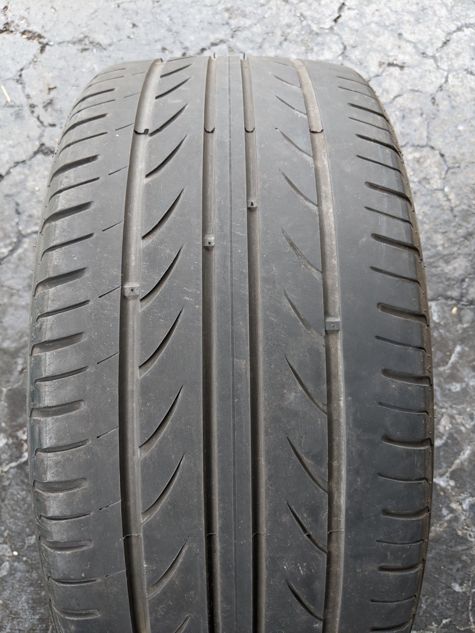235/40/18 USED Tire