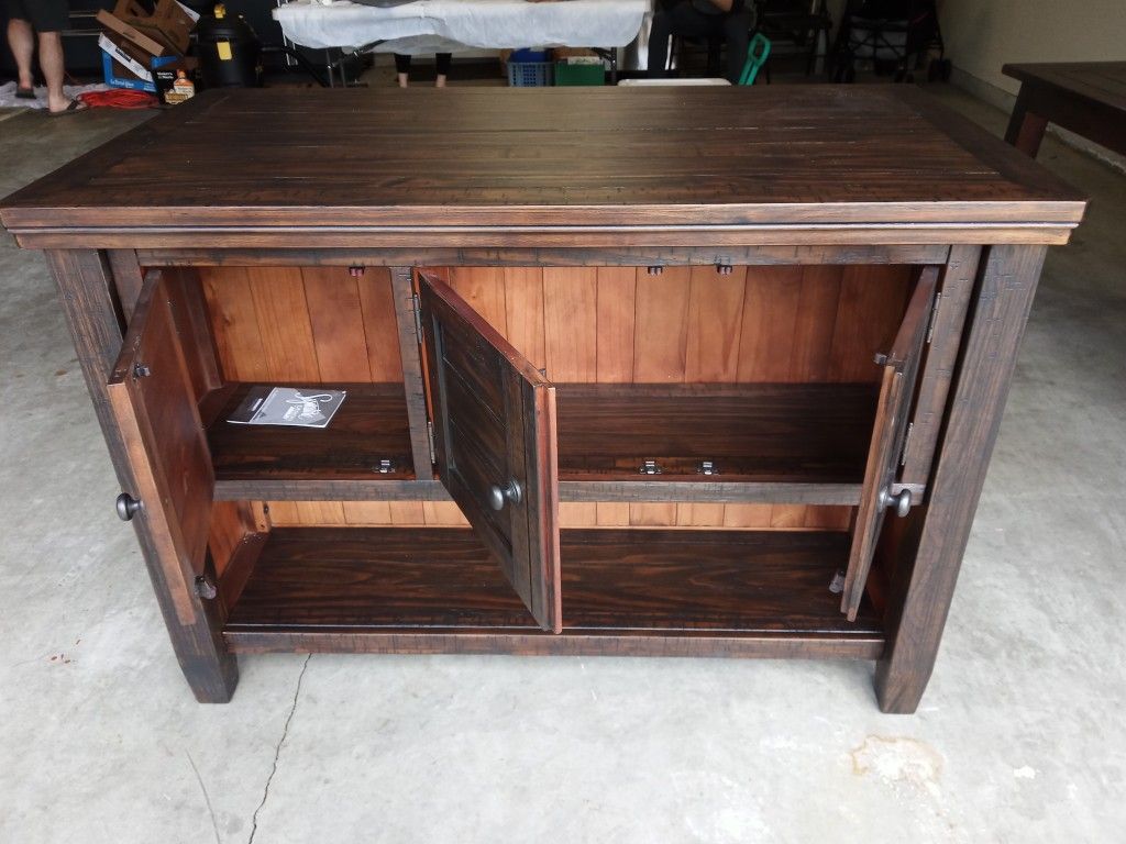 Kitchen island