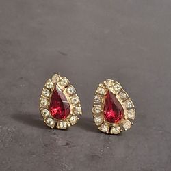 Gorgeous Elegant Bright Red Crystal & Clear Rhinestones Vintage Cluster Clip On Earrings, Goldtone Base - Excellent Condition