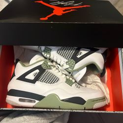 Air Jordan 4 Retro