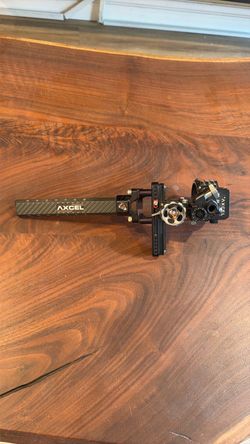 Axcel Landslyde Carbon Pro 3-Pin Slider Bow Sight (AV-41 Scope) - Excellent Condition