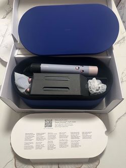 Dyson Airwrap Long hair styler.