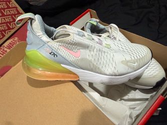Nike 270