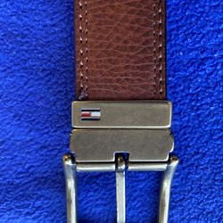 TOMMY HILFIGER Reversible Black And Brown Belt with Twist Buckle