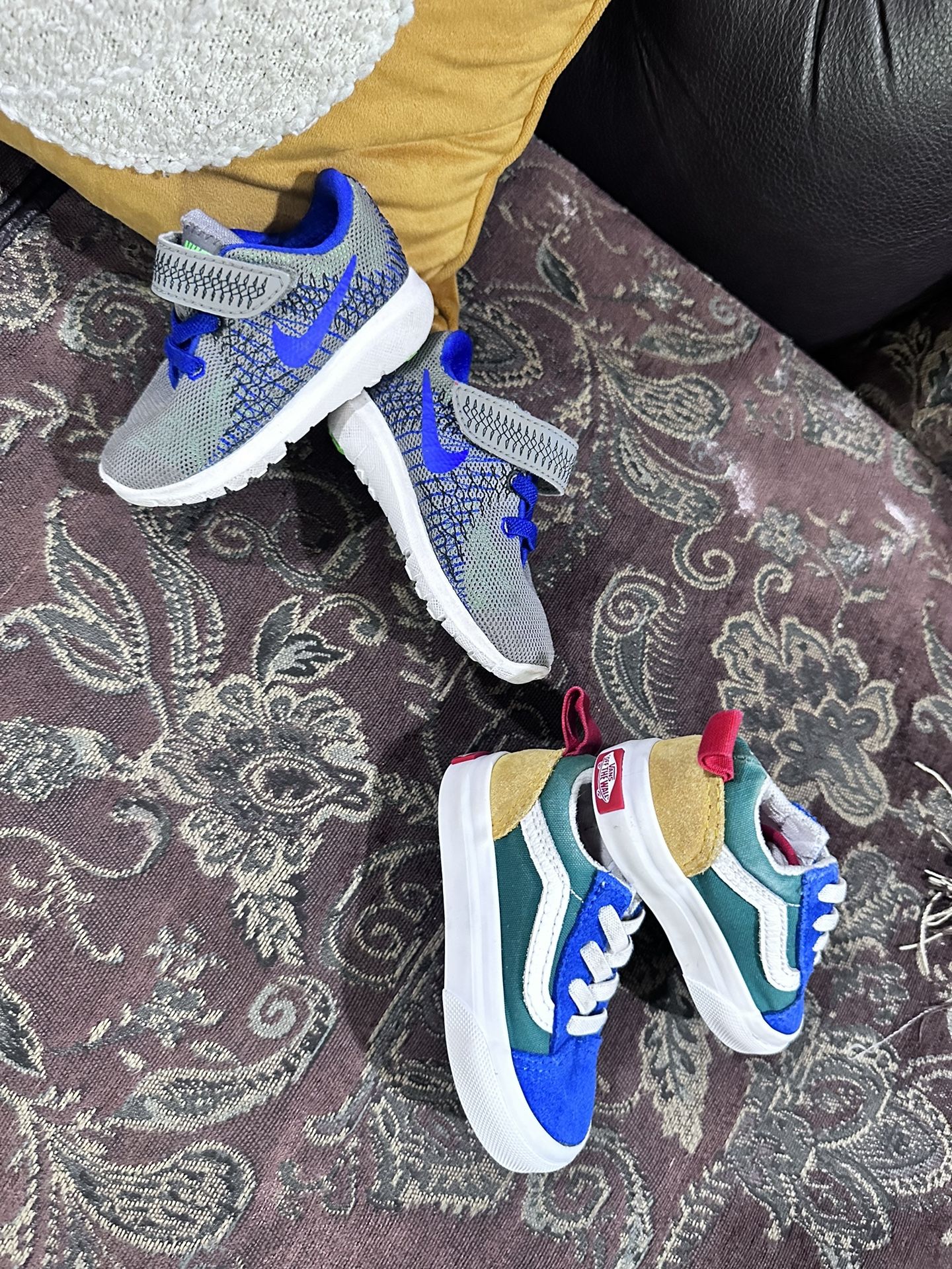 Nike Y Vans Size 4c $10 Cada Par 