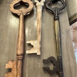 Wooden Keys Wall Decor