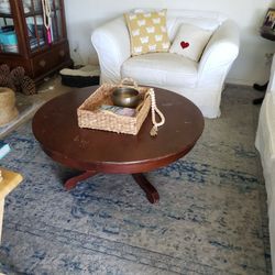 Round Coffee Table 