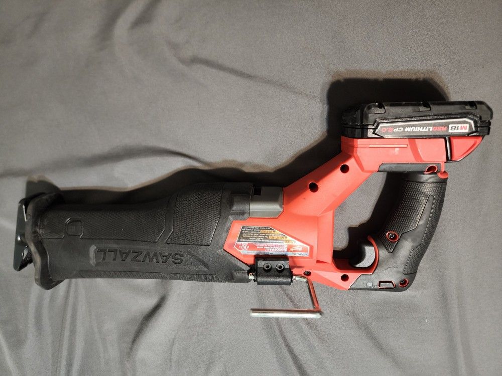 Milwakee Saw Saw M18 Fuel With 2.0 Battery