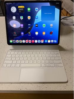 13” iPad Air M2, Magic Keyboard included!