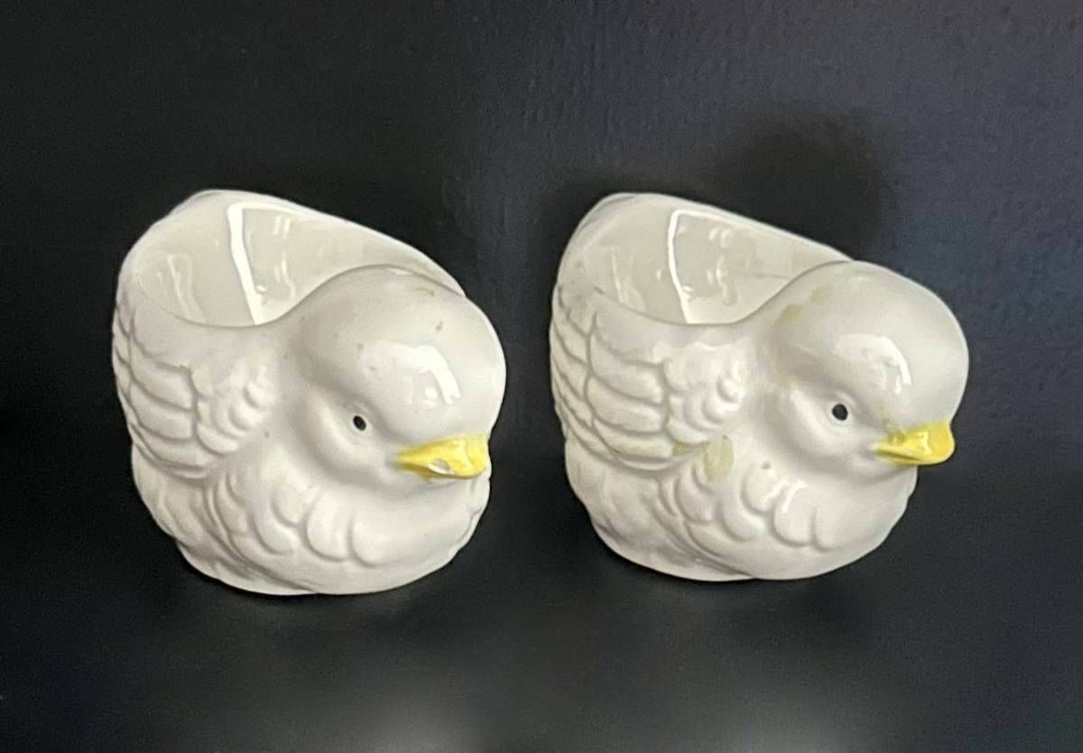 Vintage Pair Of Chicken Egg Cups Porcelain Decor