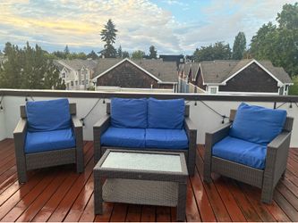 Outdoor Deck/Patio Wicker 4 piece set  with waterproof cushions!