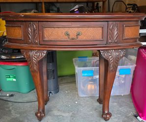 Accent table