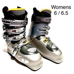 Womens Salomon Ski Boots (Size 6 / 6.5) 