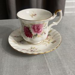 Royal Albert Bone China Tea Cup Set