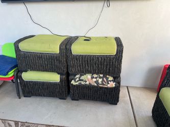Patio furniture (wicker)