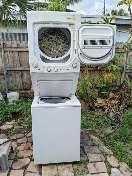 General Electric Washer And Dryer Combo Like New $450 Firm!!