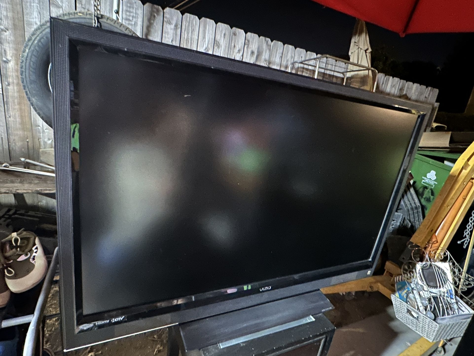 VIZIO TV 47 Inches Around - Very Good Condition - $60 - Firmed