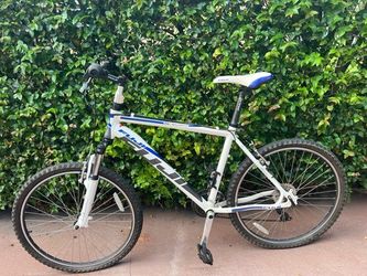 Fuji Mountain Bike 4.0 Nevada 26inch,  white with purple