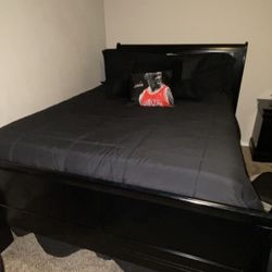 Black Queen Bedroom Set 