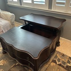 Solid wood lift top coffe table - MUST GO