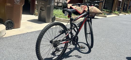 Hyper bicycles 26" shocker mountain bike