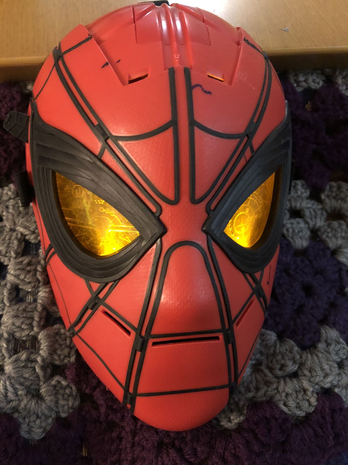 Kids Spider Man Mask that Lights Up 