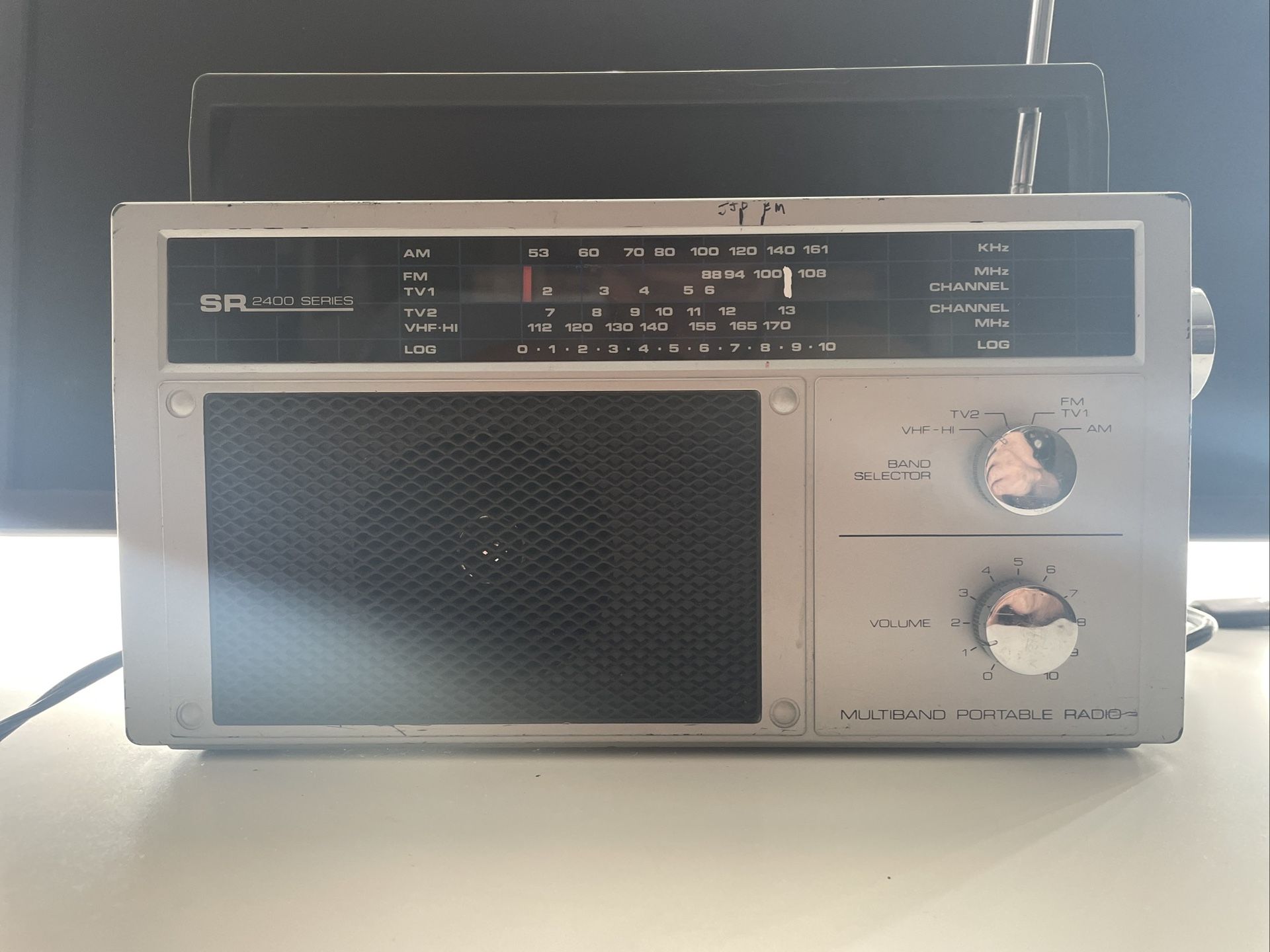 Vintag Sears SR 2400 Series Multiband Portable Radio Model (contact info removed)6 WORKING
