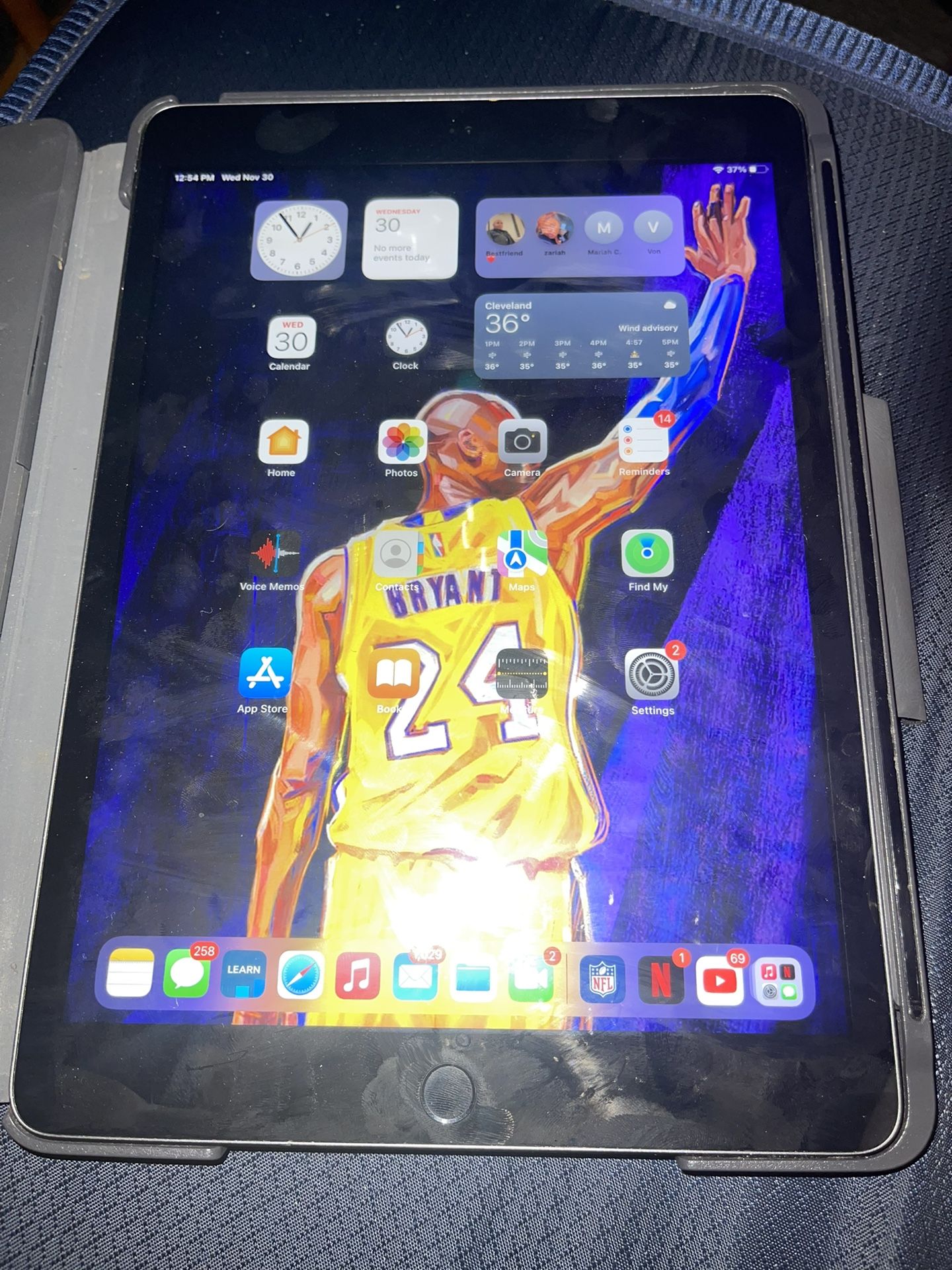 iPad 8th Generation (perfect Condition)