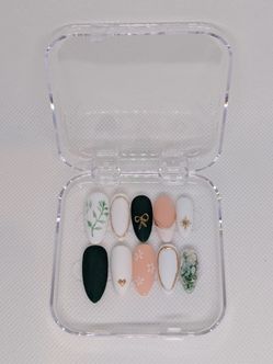 Press on nails