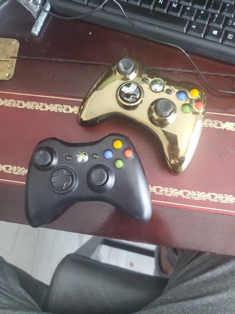 XBOX 360 REMOTE CONTROLLERS 1 GOLD SPECIAL EDITION