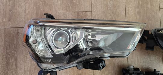 2016 Toyota 4Runner TRD Pro OEM Headlights + Fog Lights – 5th Gen