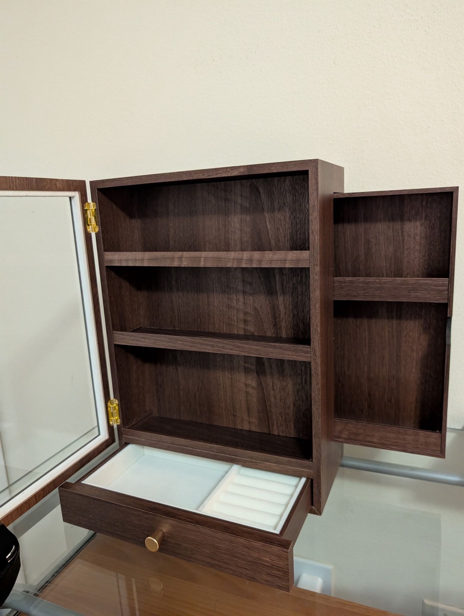 Fragrance/Medicine Organizer